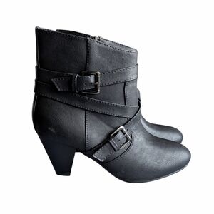 Source Unknown Charcoal Ankle Booties with Straps